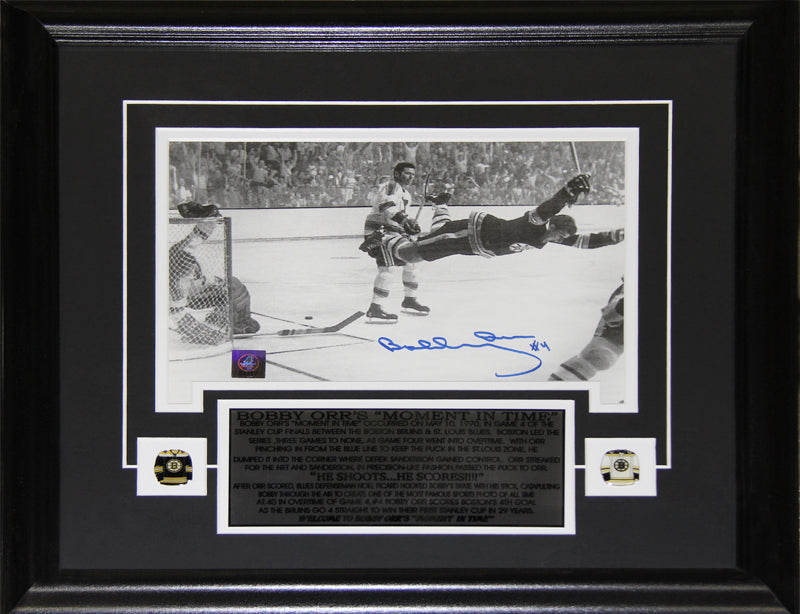 Bobby Orr Boston Bruins The Goal Black & White 7.25x11 Signed Hockey Frame
