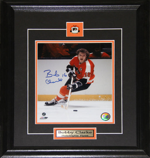 Bobby Clarke Philadelphia Flyers Signed 8x10 Hockey Collector Frame