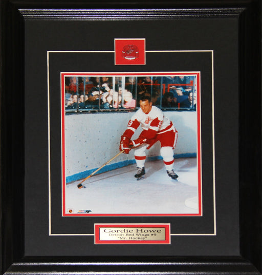 Gordie Howe Detroit Red Wings 8x10 Hockey Memorabilia Collector Frame