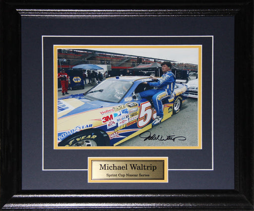 Michael Waltrip NASCAR Auto Motorsport Racing Driver Signed 8x10 Racer Frame