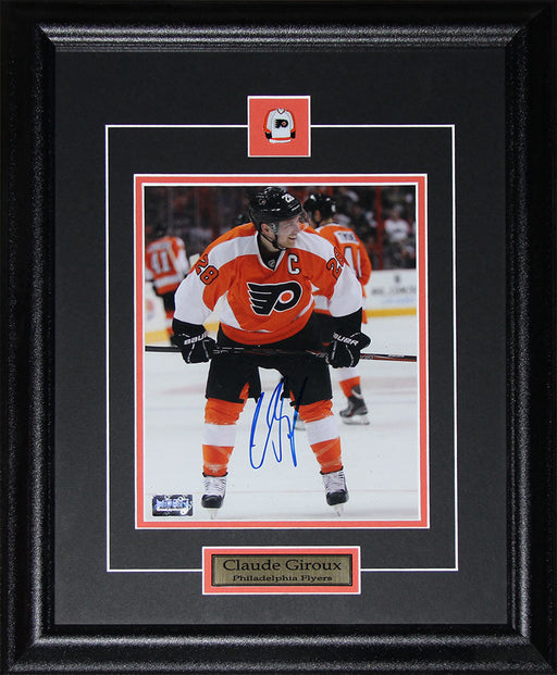 Claude Giroux Philadelphia Flyers Signed 8x10 Hockey Collector Frame