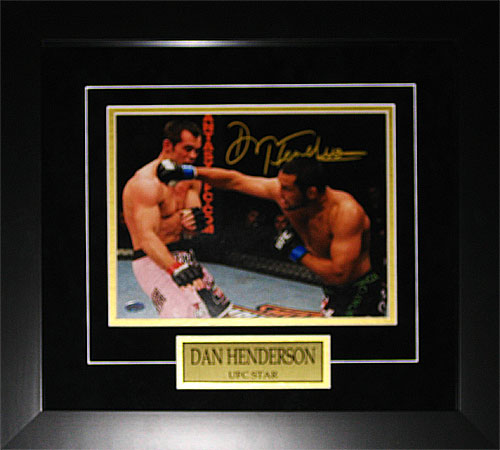 Dan Henderson UFC MMA Mixed Martial Arts Signed 8x10 Memorabilia Collector Frame