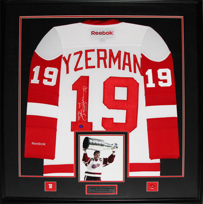 Steve Yzerman Detroit Red Wings Signed White Jersey Hockey Collector Frame